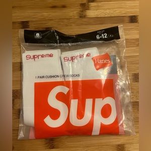 Supreme Hanes Socks - 1 Pair